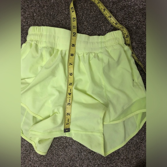 Lululemon Hotty Hot Low-Rise Lined Short 4" in Electric Lemon Size 2 Neon - Picture 9 of 16